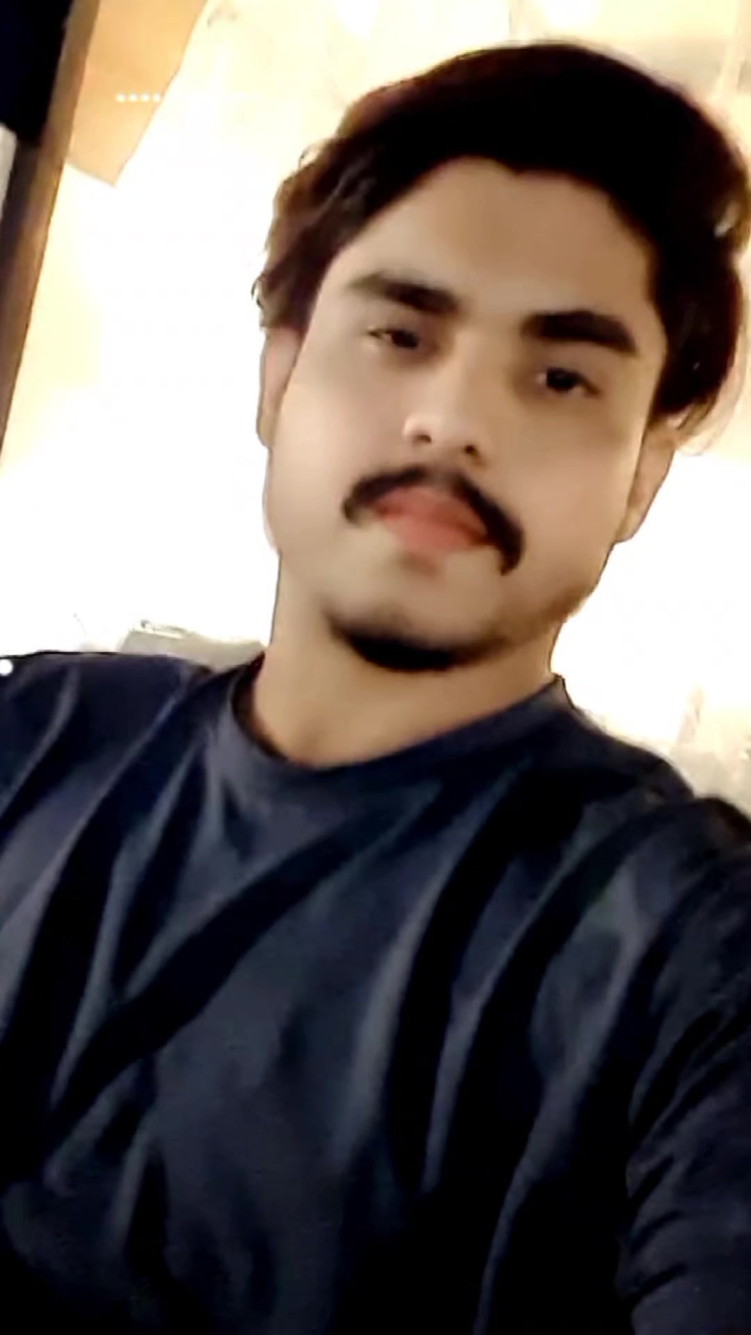 @Zeeshu 👑