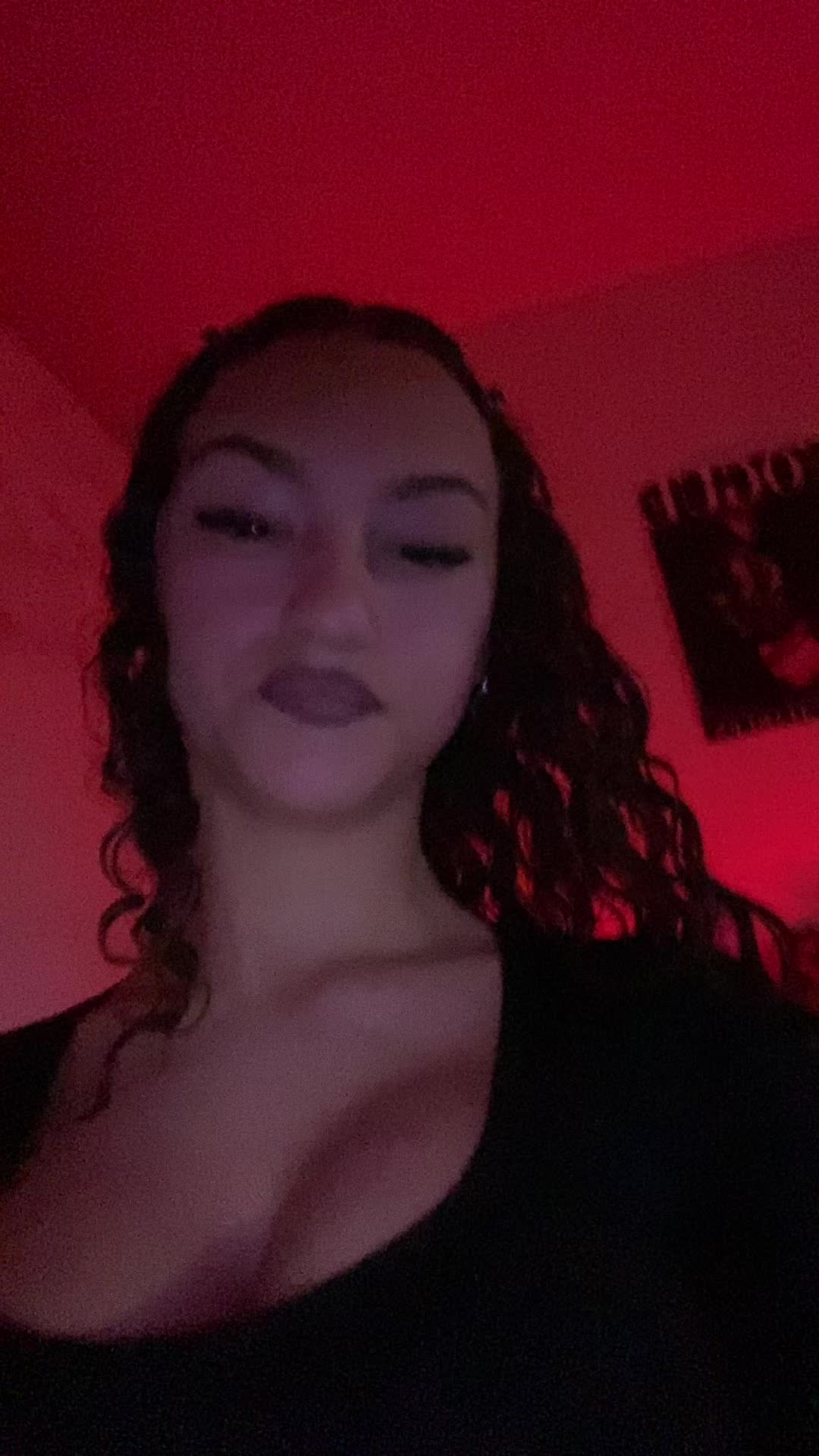 @𖣂