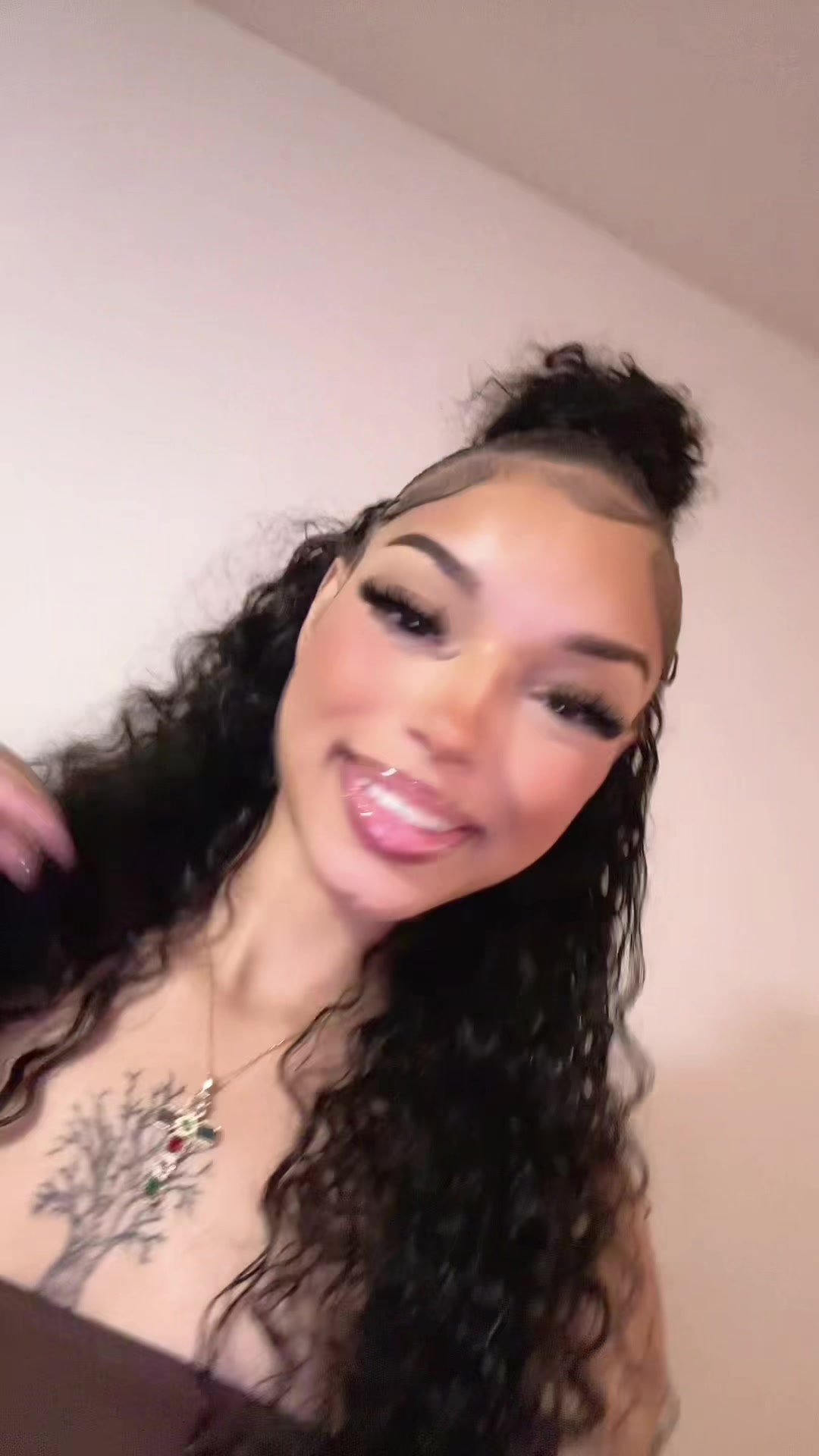 @🦈