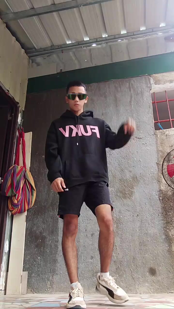 @Yhunie