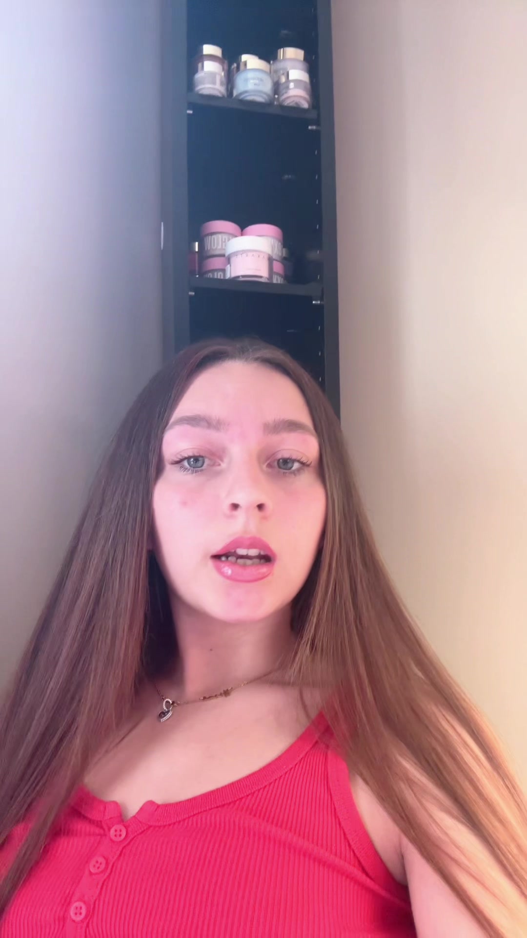 @chloeyates