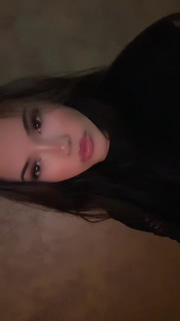 @laura.hrsak