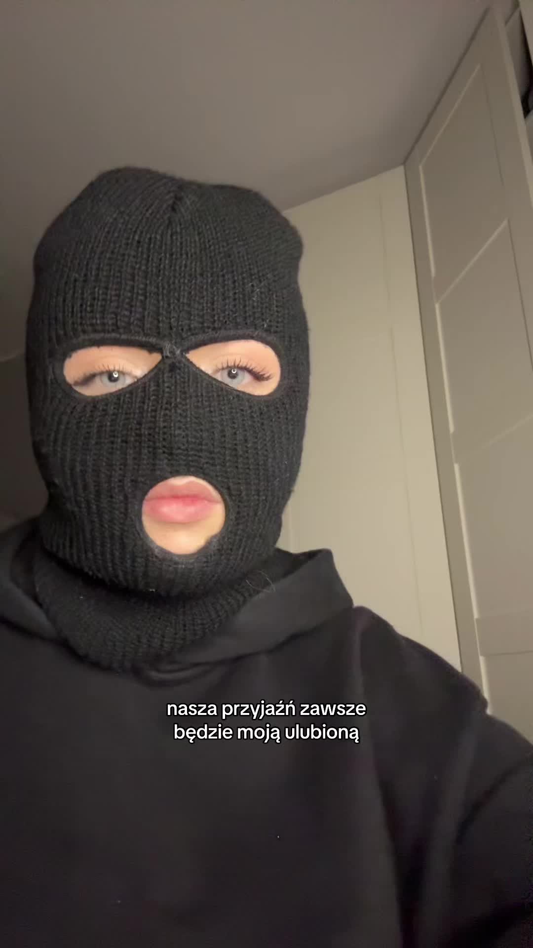 @🖤