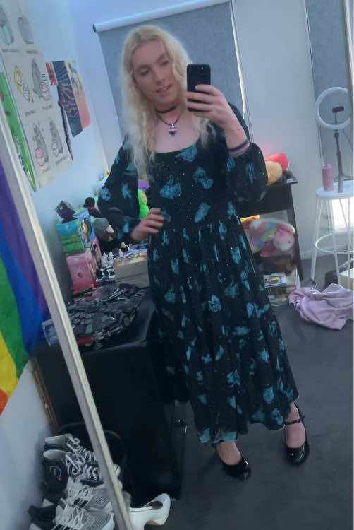 @Foxy_femboy
