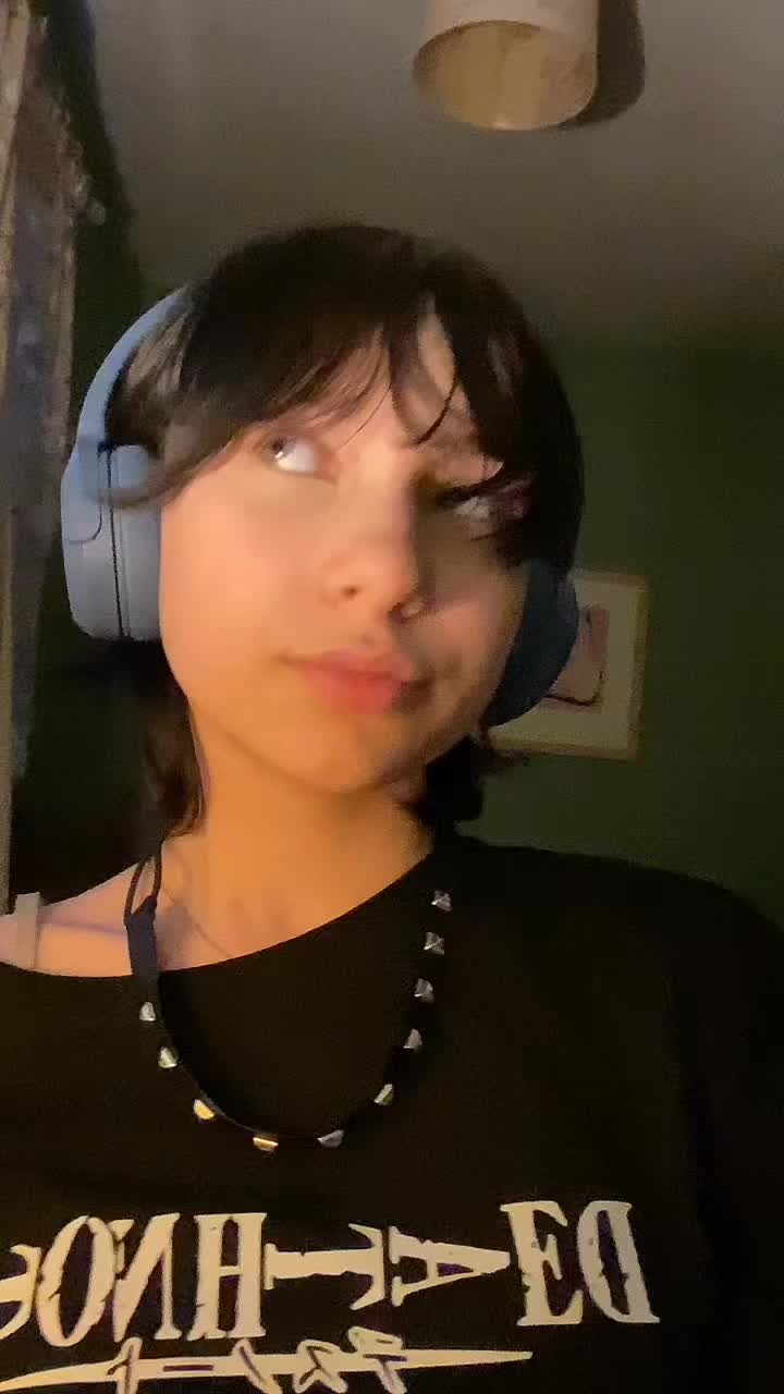 @🦈🎧♡•Flo•♡🎧🦈