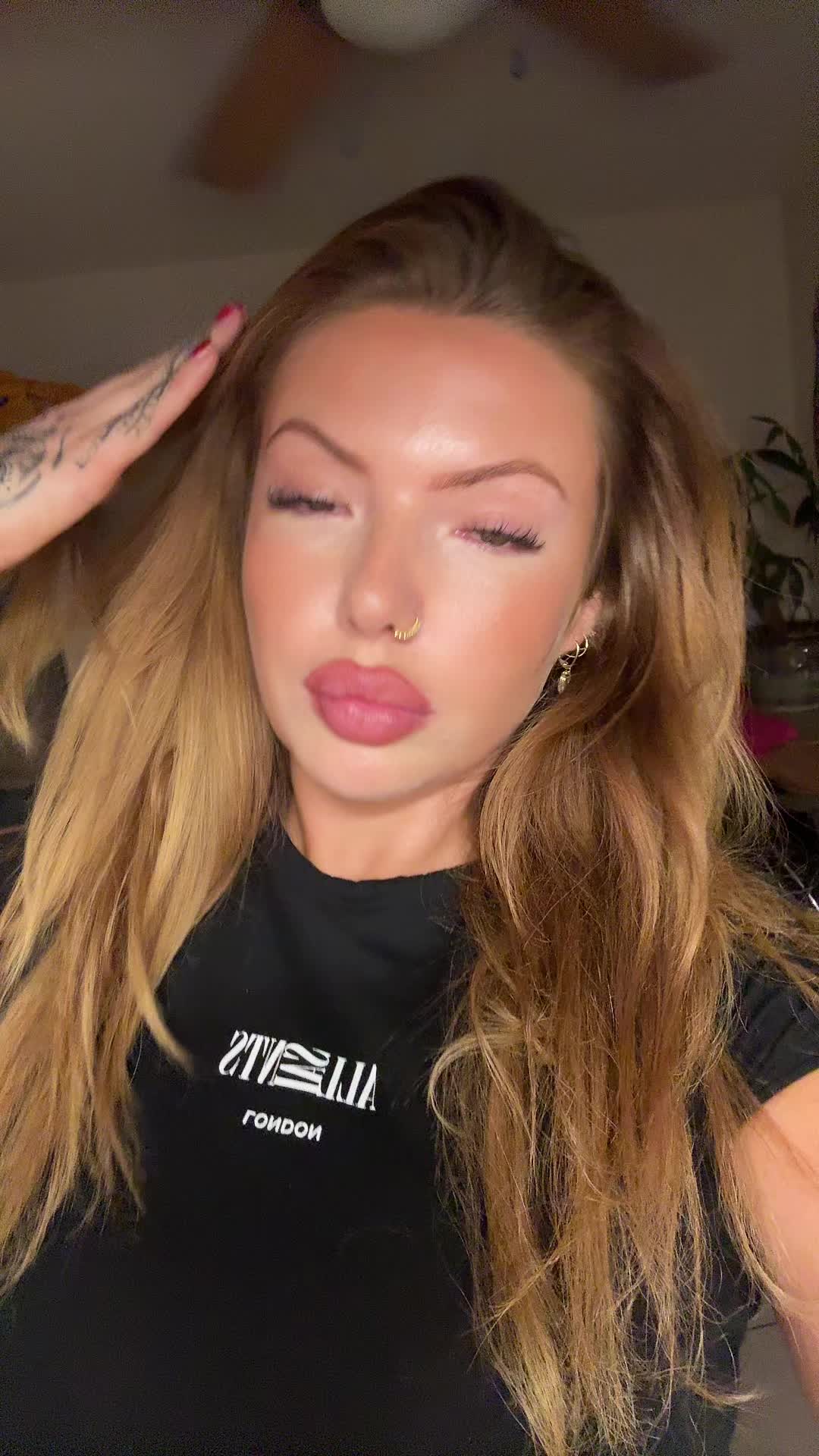 @Bella