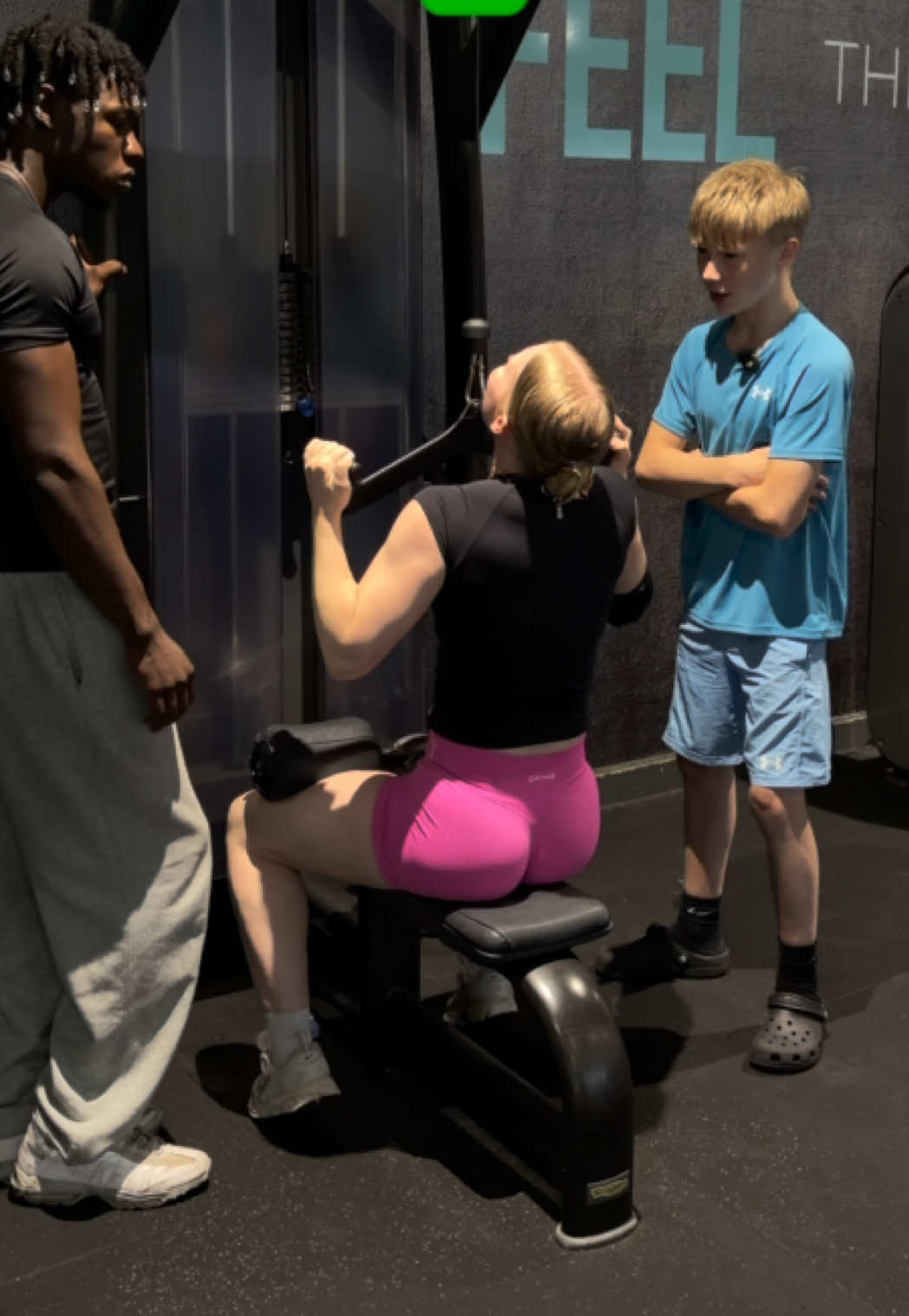 @shaniawag