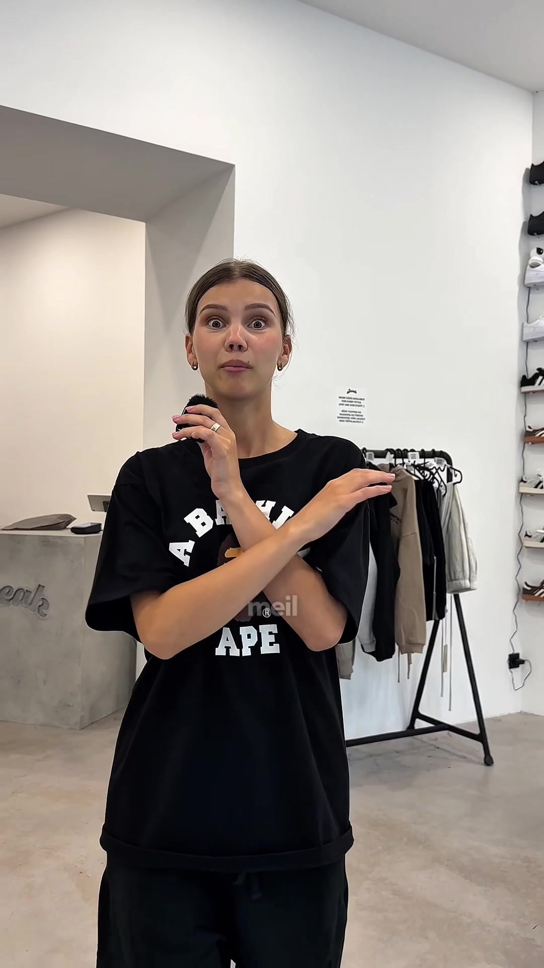 @Sneak.ee
