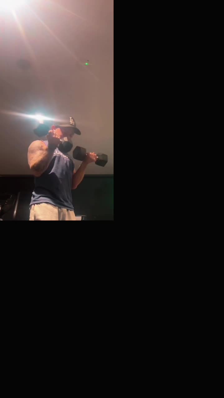 @5FootMike
