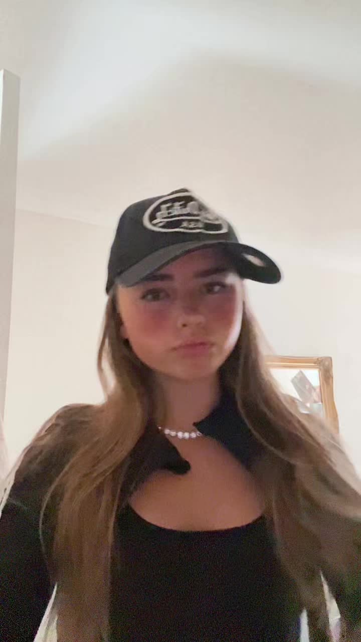 @𝐁𝐫𝐨𝐨𝐤𝐞🍒🪩