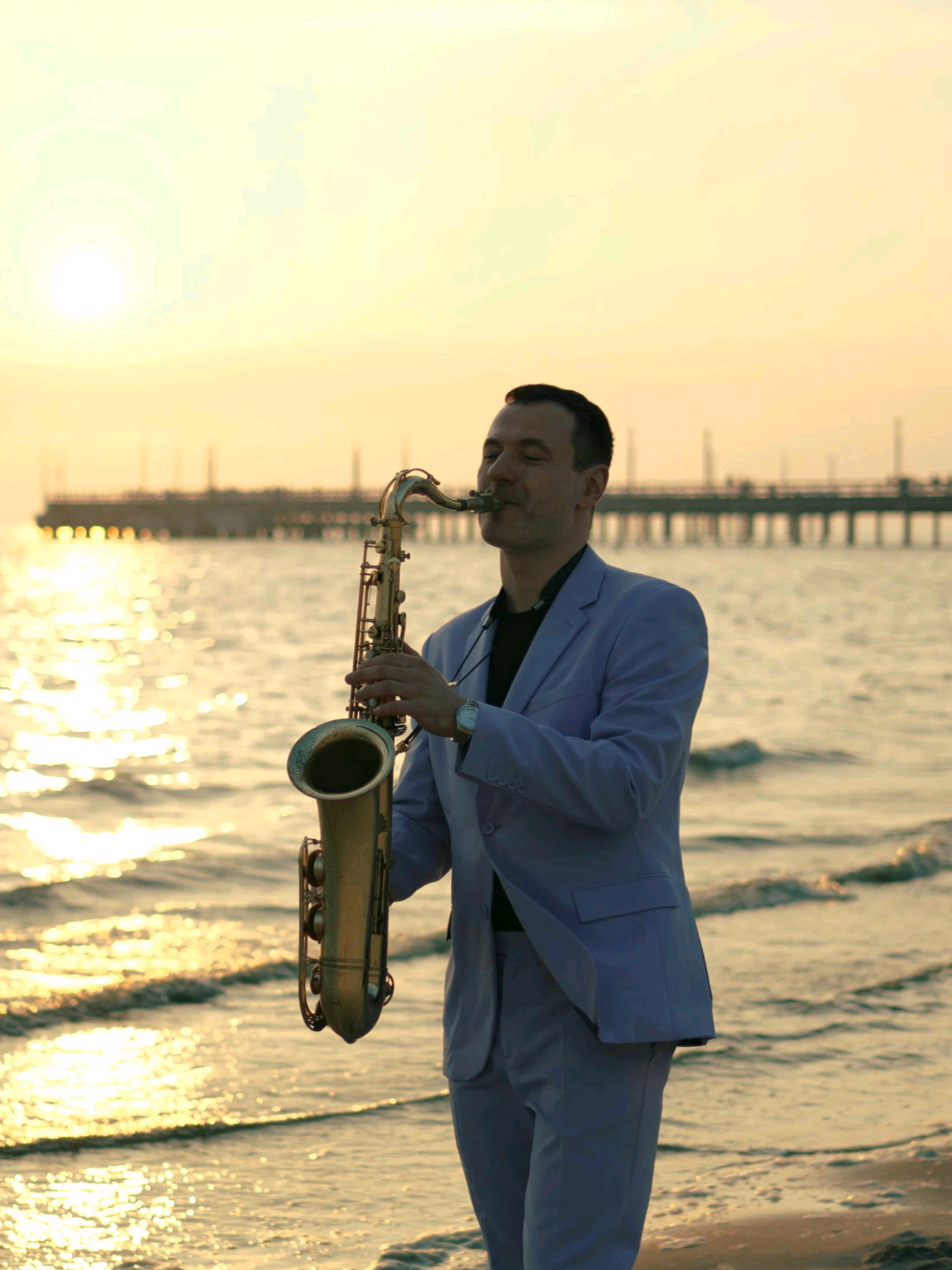 @Juozas Kuraitis Saxophonist