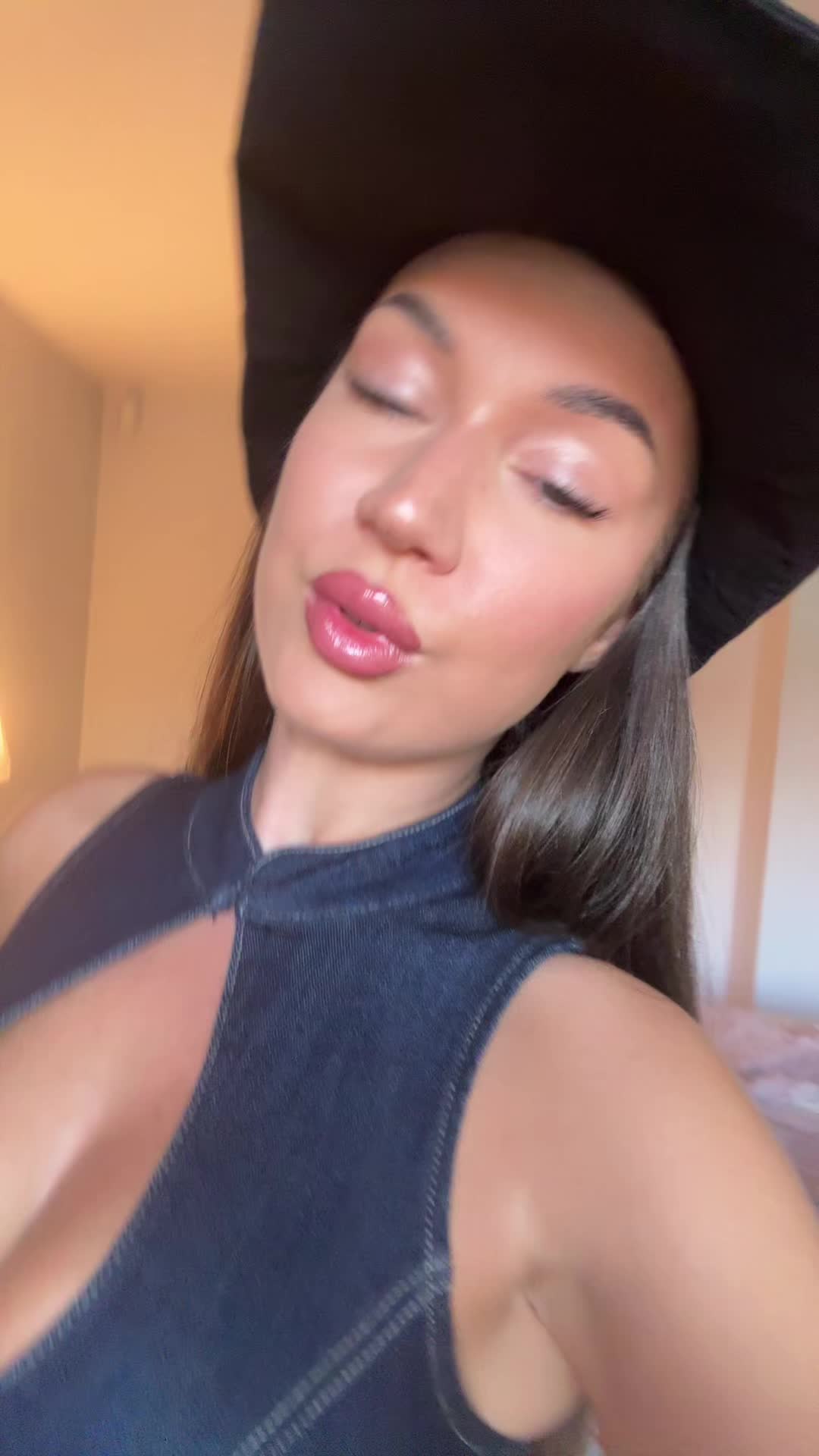 @carla_brigit