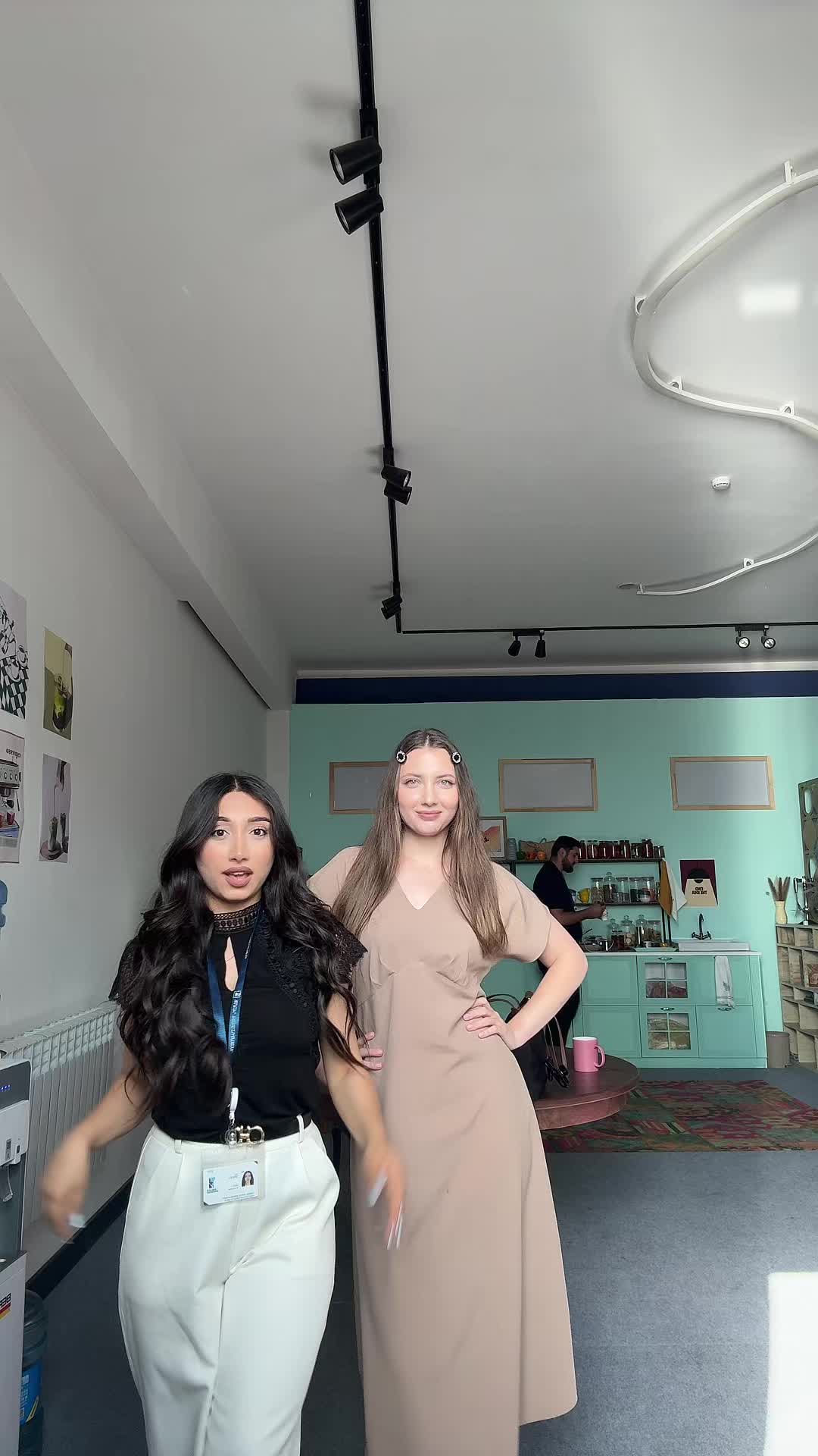 @𝐀𝐧𝐢.𝐉𝐨𝐮𝐫𝐧𝐚𝐥𝐢𝐬𝐭