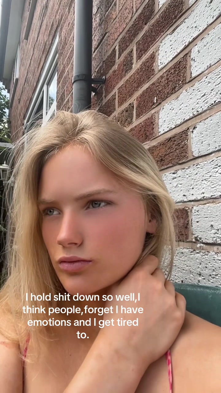 @Maisie Holland