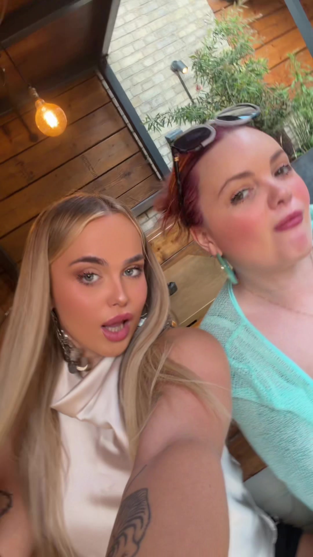 @bella