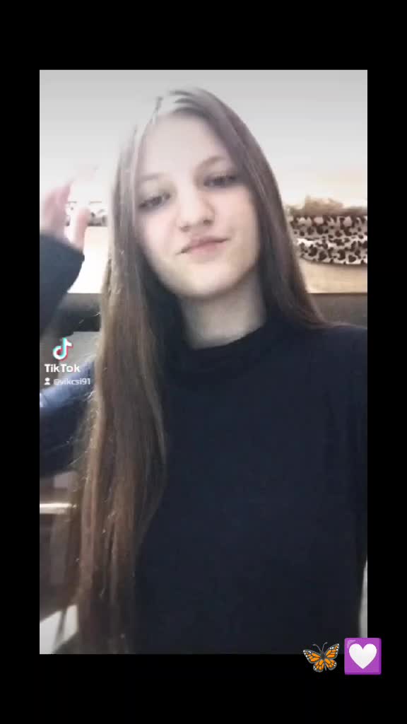 @Vikcsi🖤