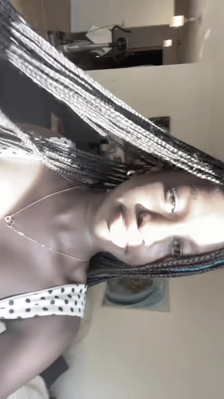 @👸🏾
