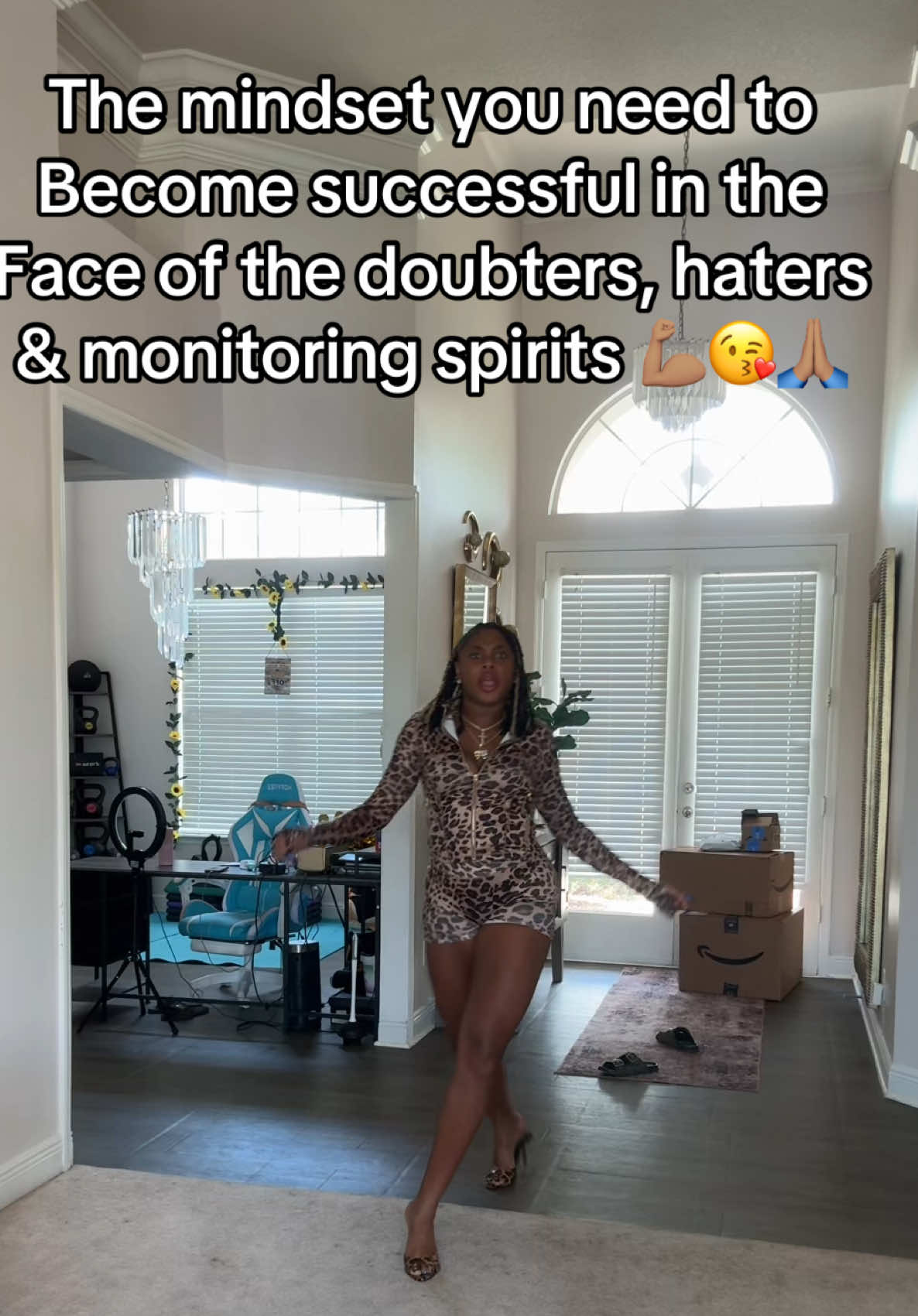 @🎭&trade;️$G🎭mrsmaskedsplashgoddes