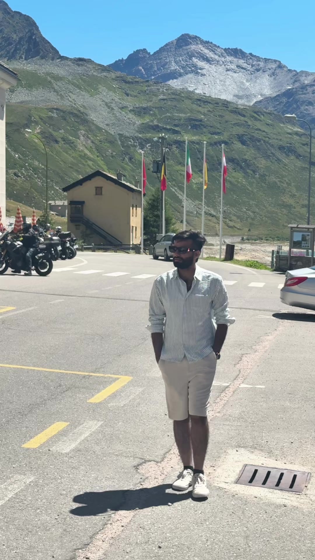@Ali Malhi 10 🇺🇸🇵🇰