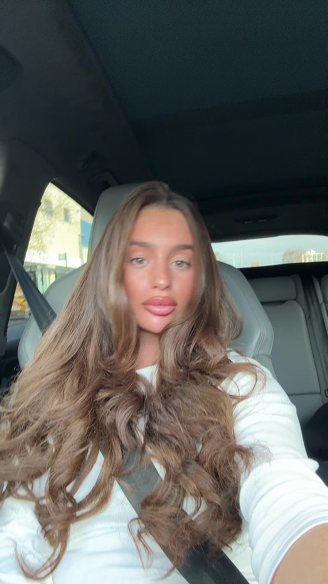 @isobelsimmmons