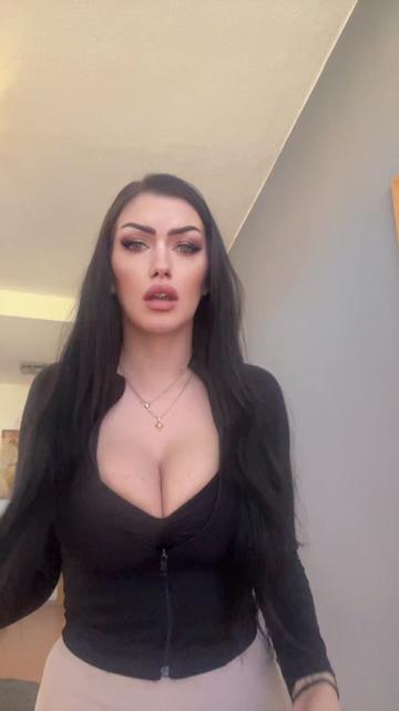 @Inked_Kira 📚