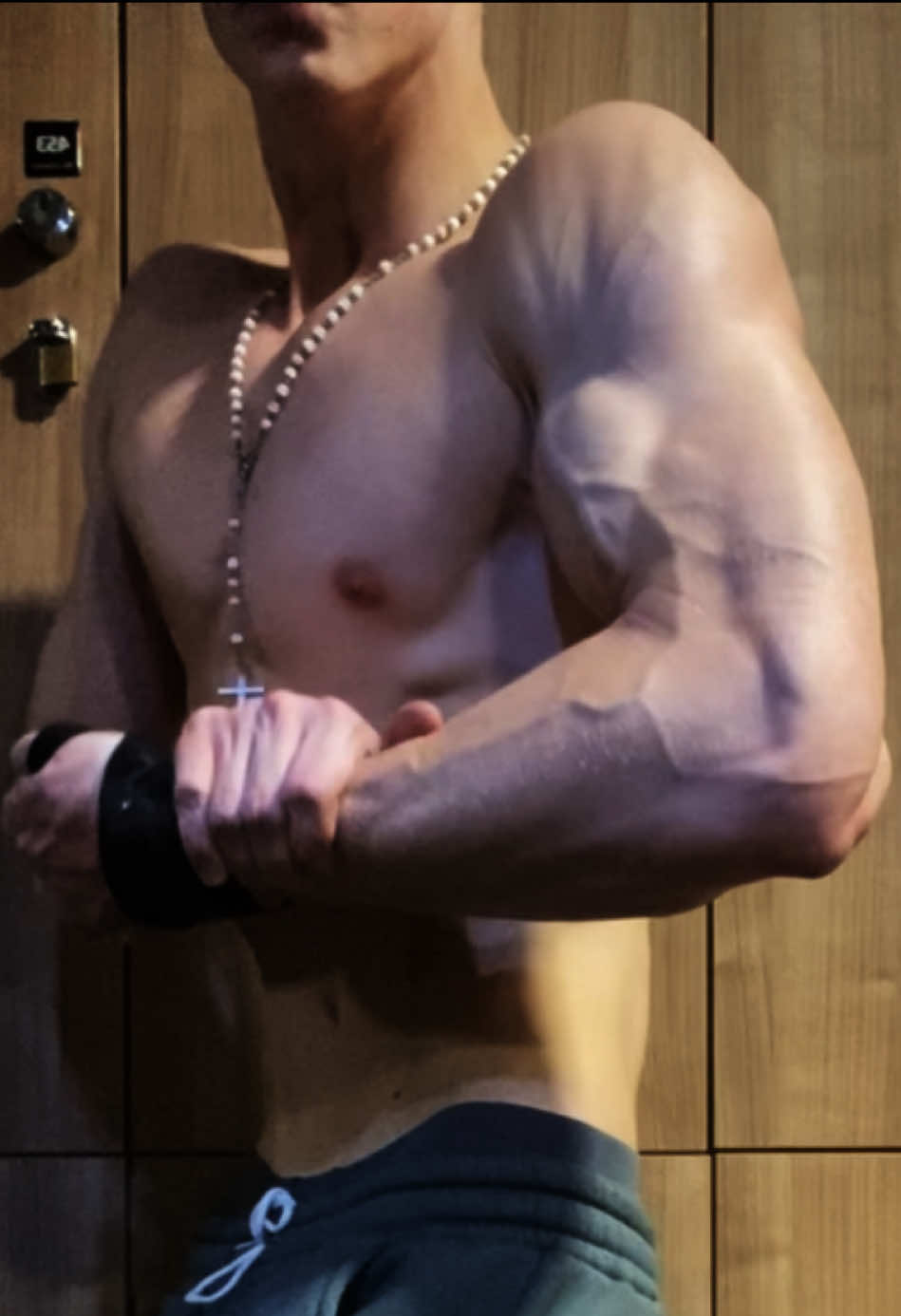 @Sharpnesss_