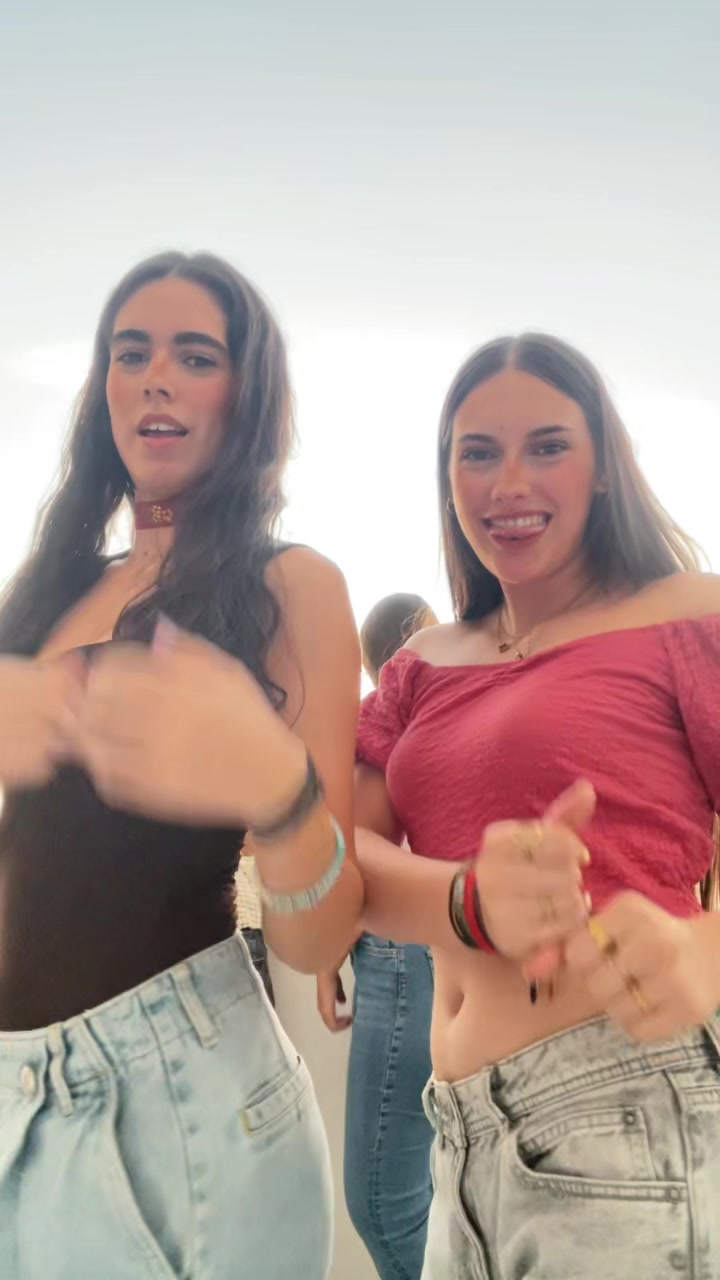 @elena⁷