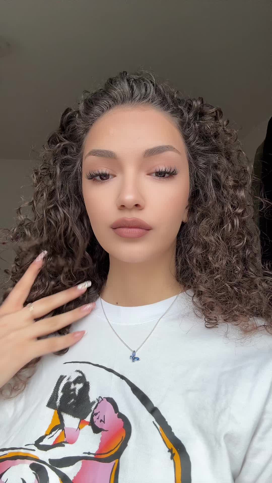 @𝚎𝚜𝚝𝚎𝚛𝚊♡
