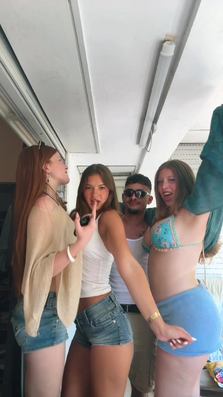 @Mayabrody12