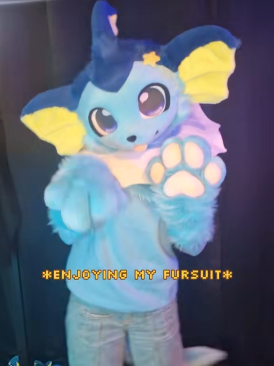 @River the Vaporeon 💧