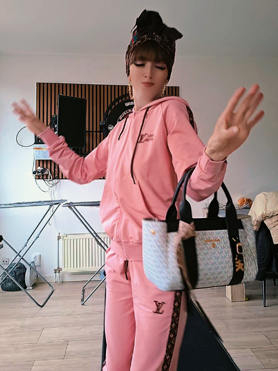 @👑KITTI HERCEGNŐ👑