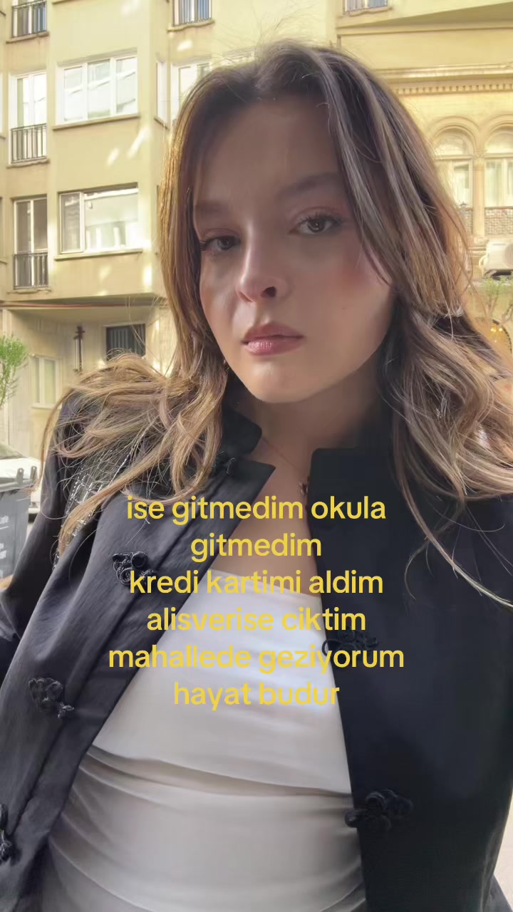 @𝒴