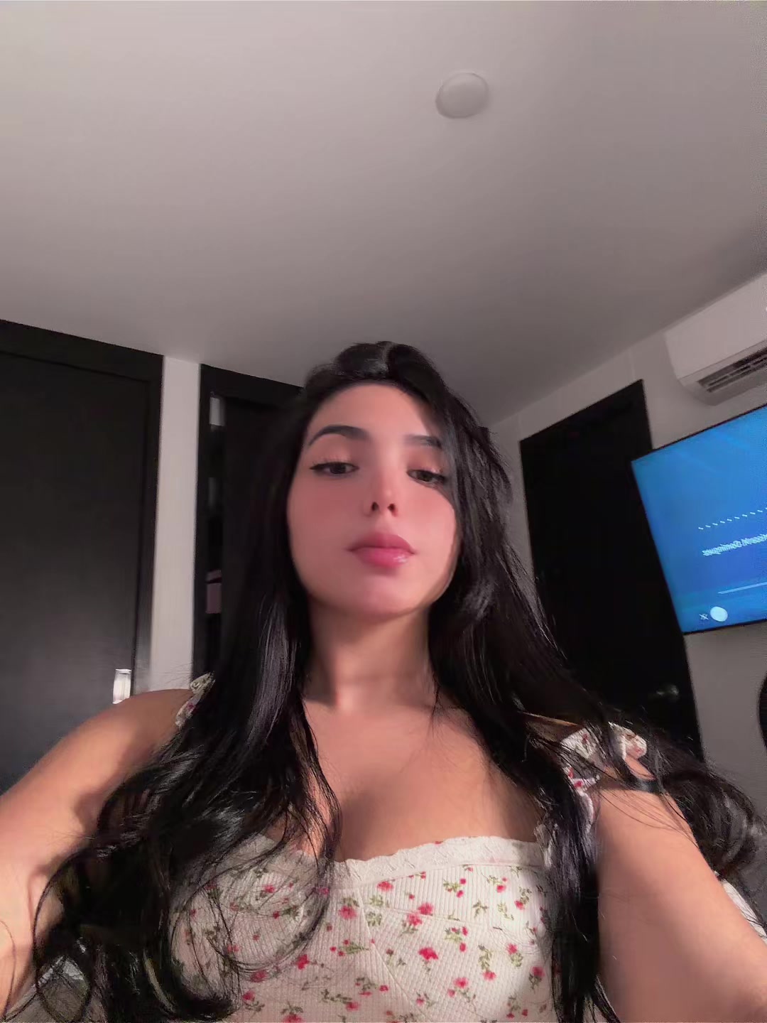@𝐋𝐞𝐚𝐥🧸