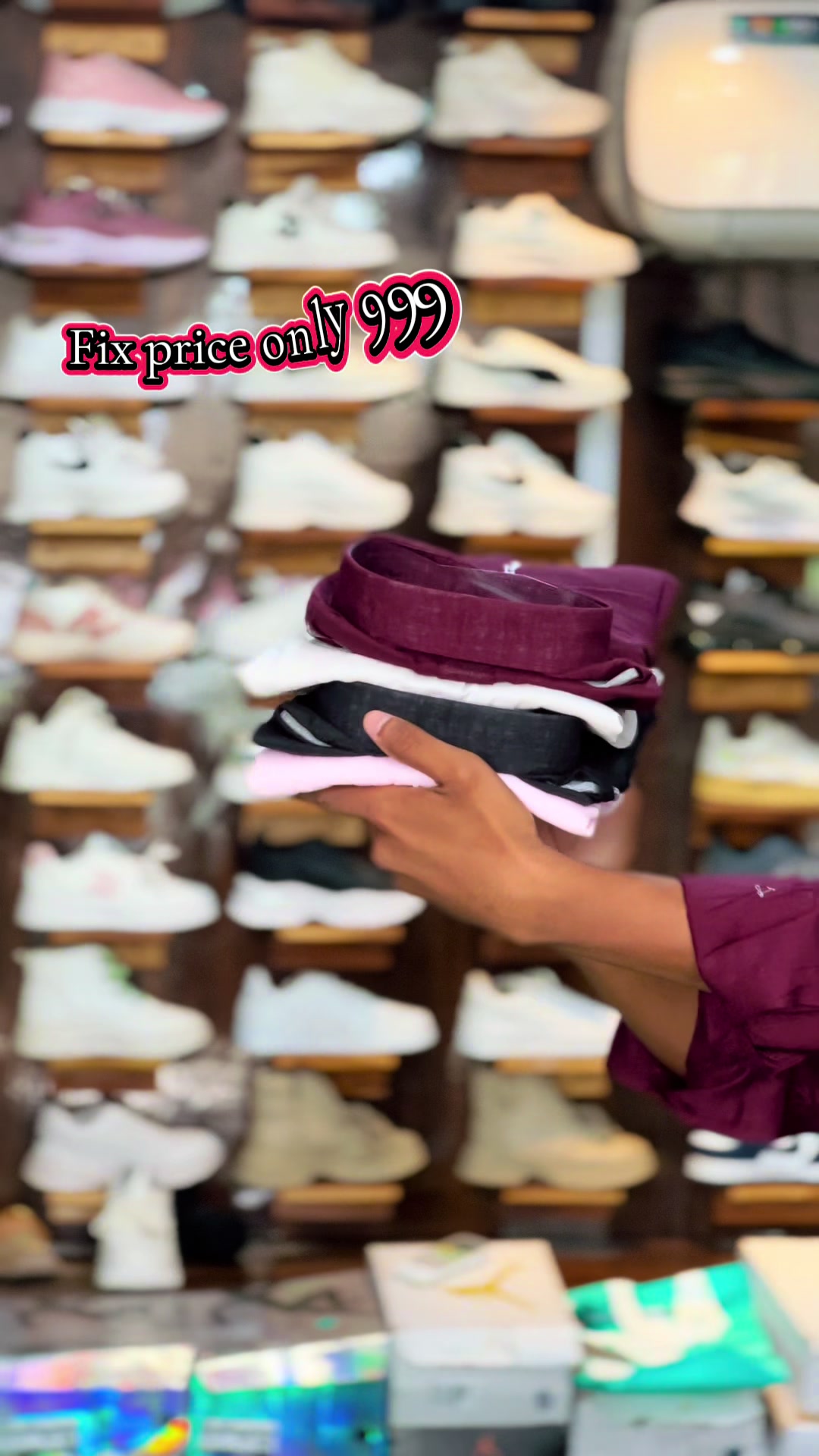 @Shoe Bank And Fashion Hunt