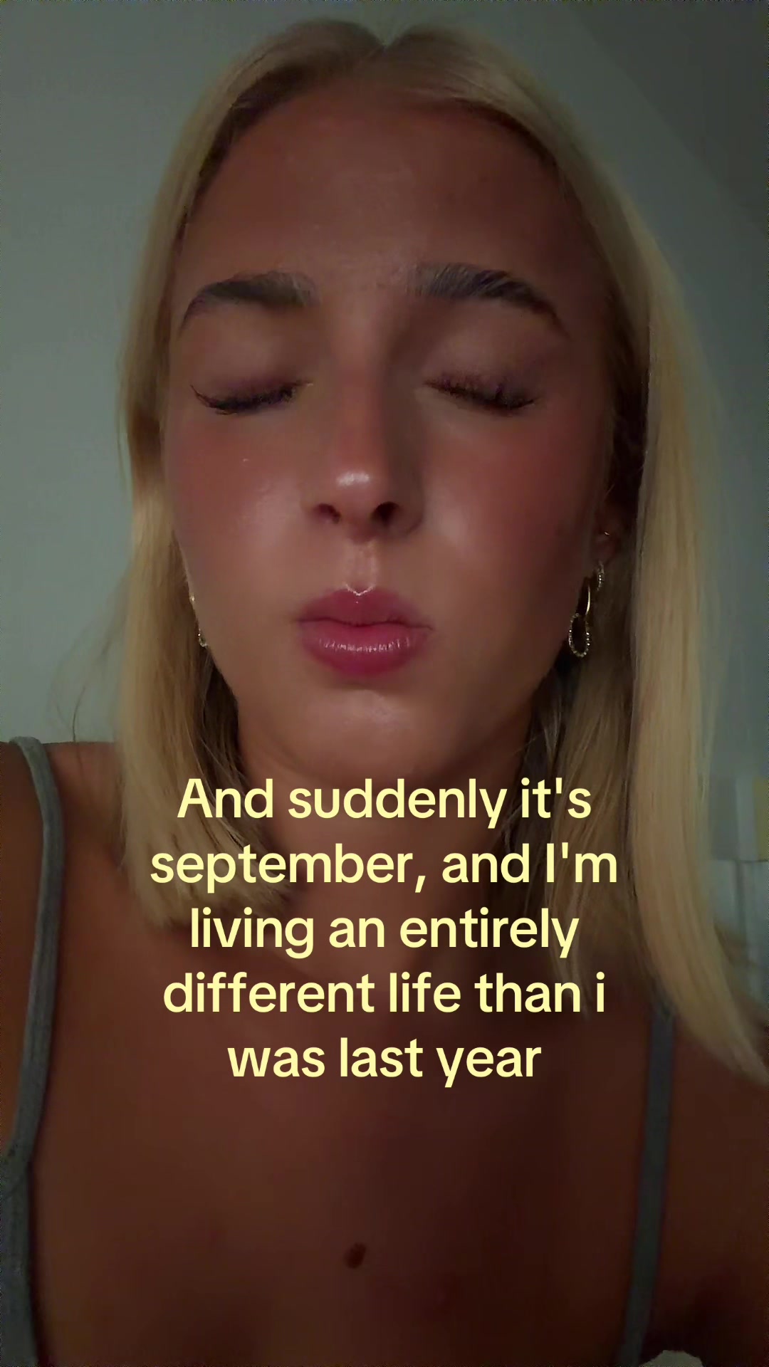 @theelliebarker