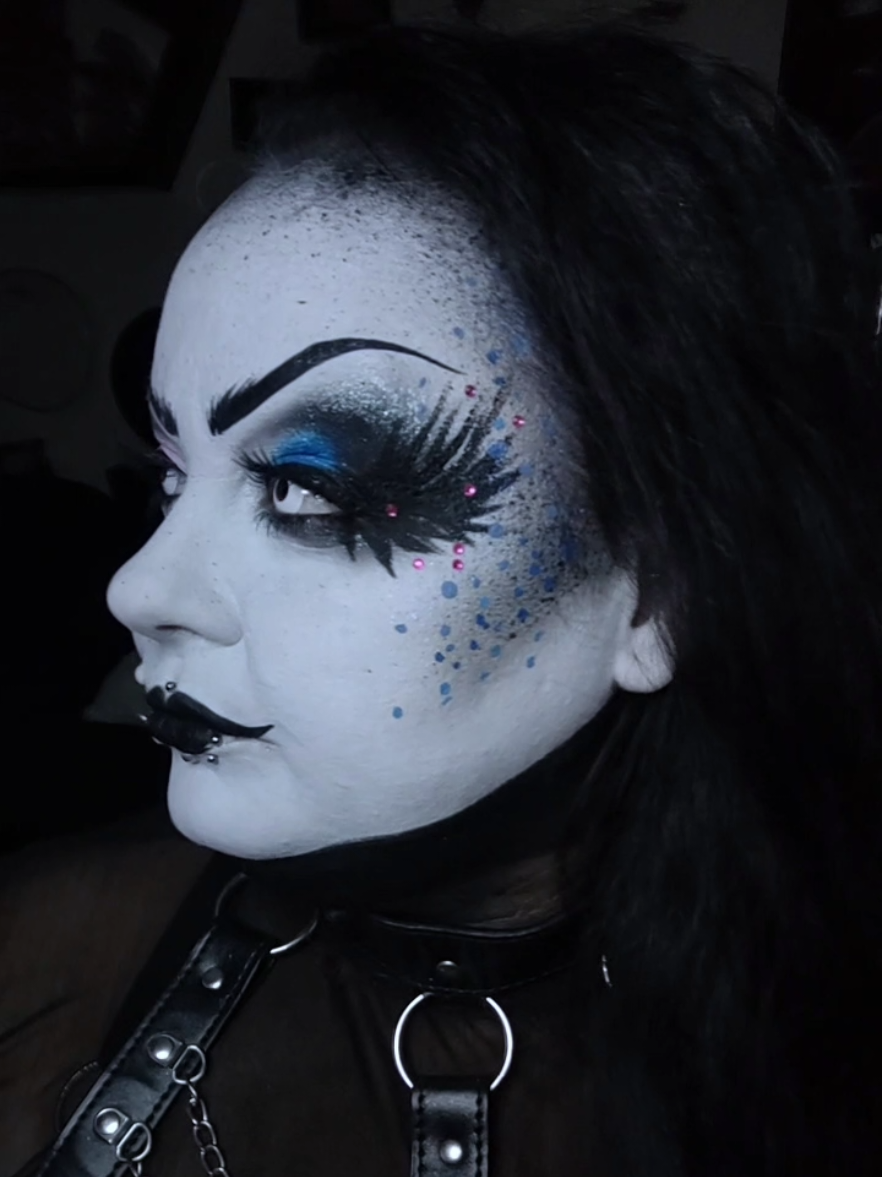 @Michaela_Shadow