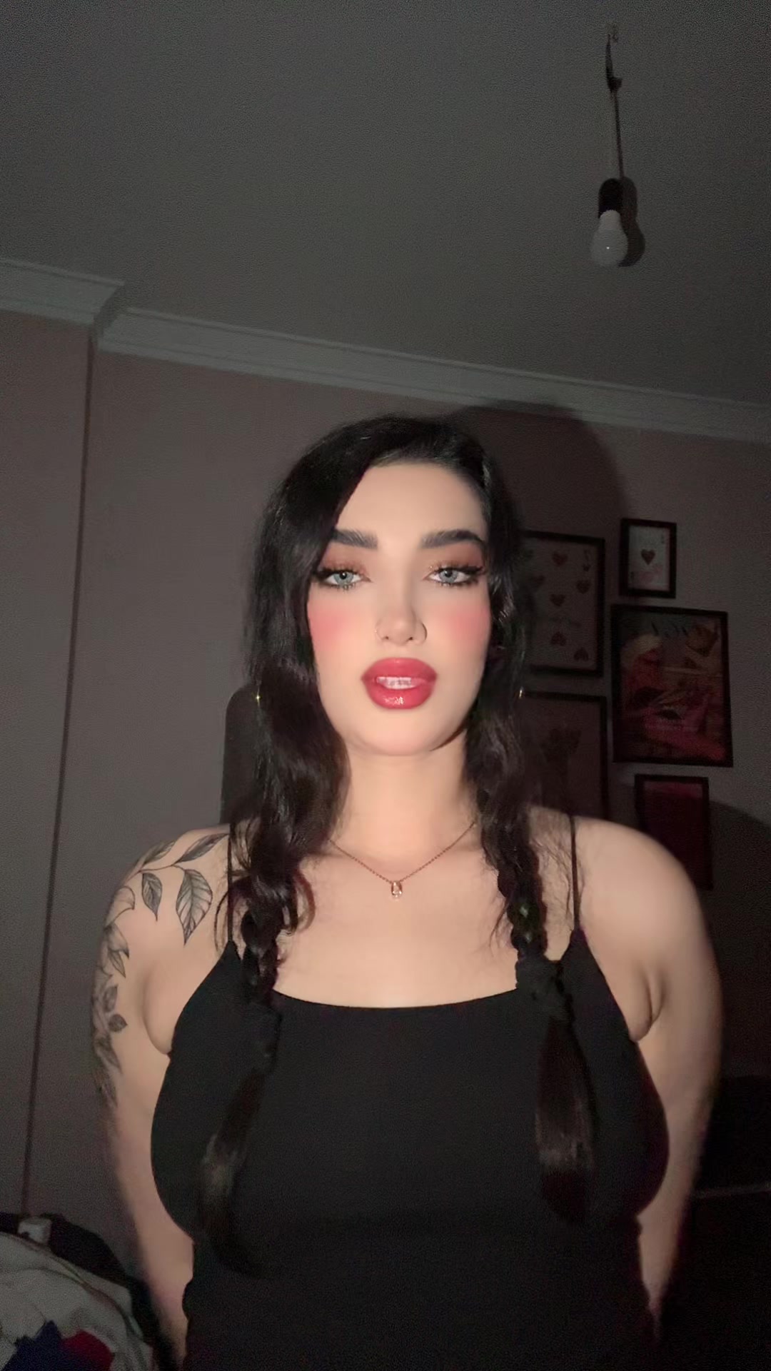 @Melika Nazari310