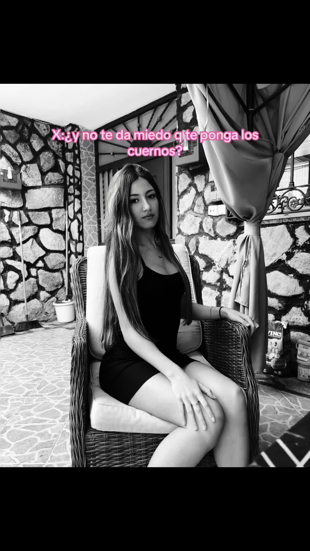 @🦦