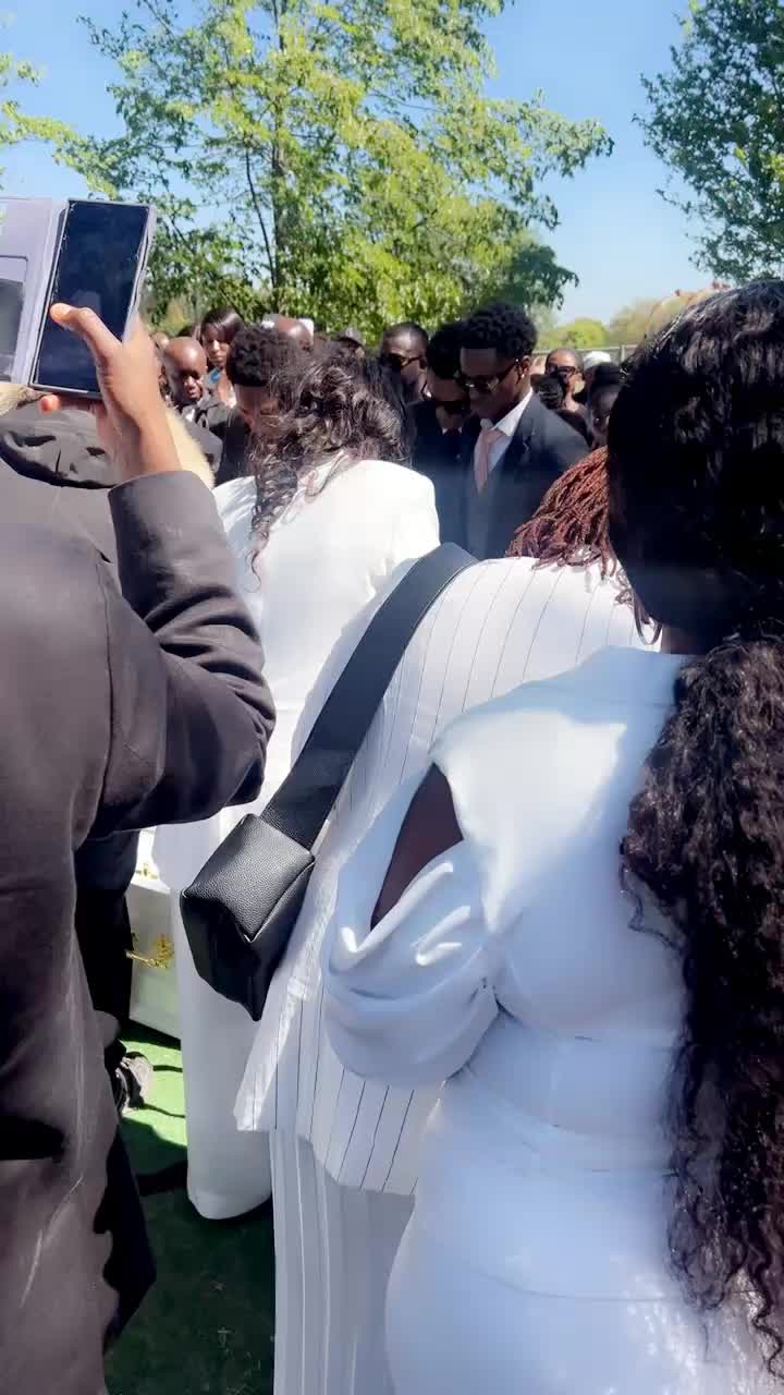 @Amina💕