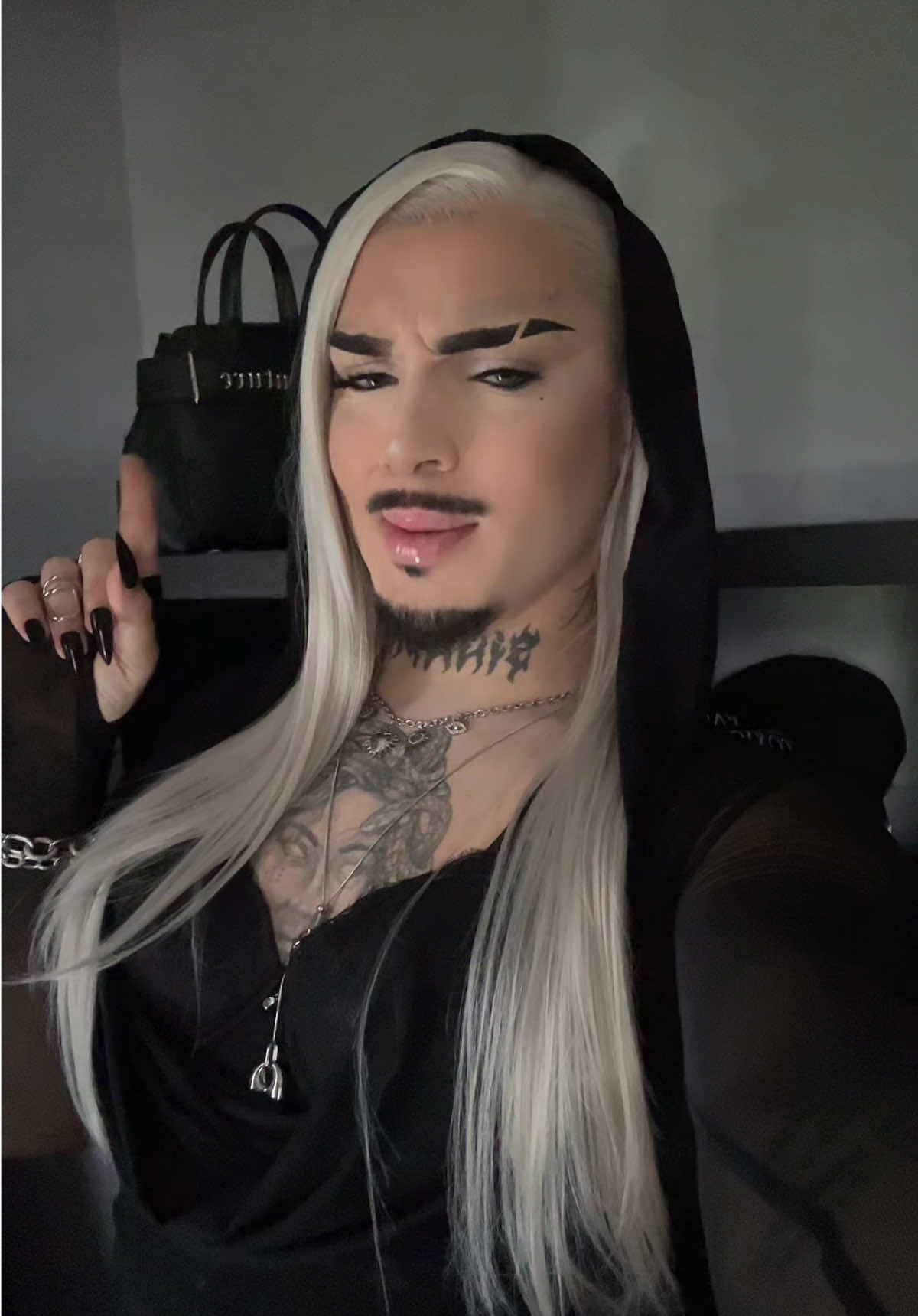 @𝐢𝐜𝐲 𝐠𝐨𝐫𝐠𝐨𝐧🐍