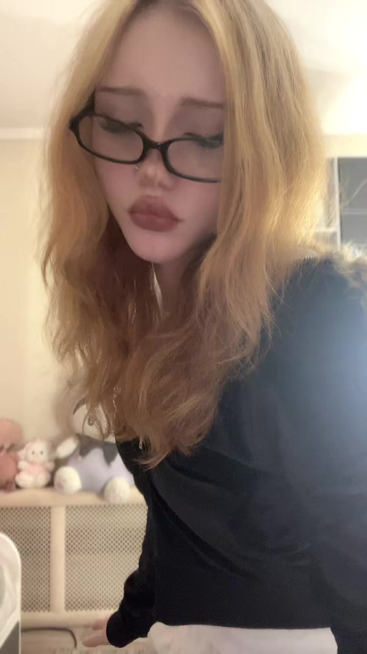 @Моника