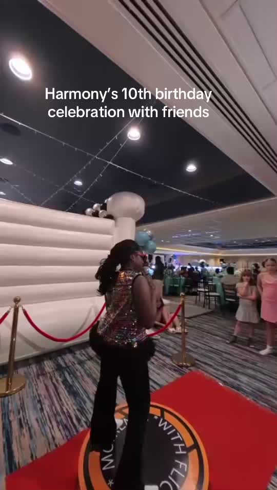 @Momentswithflickers