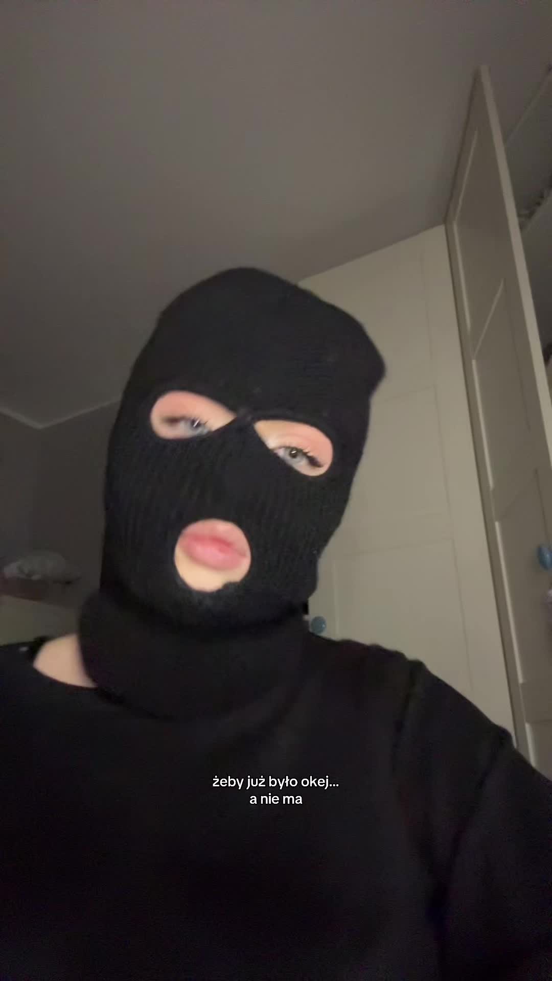 @🖤