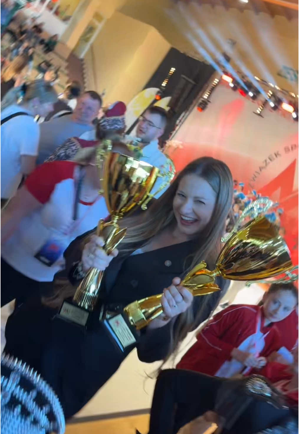 @Scarlet Knur&oacute;w❤️