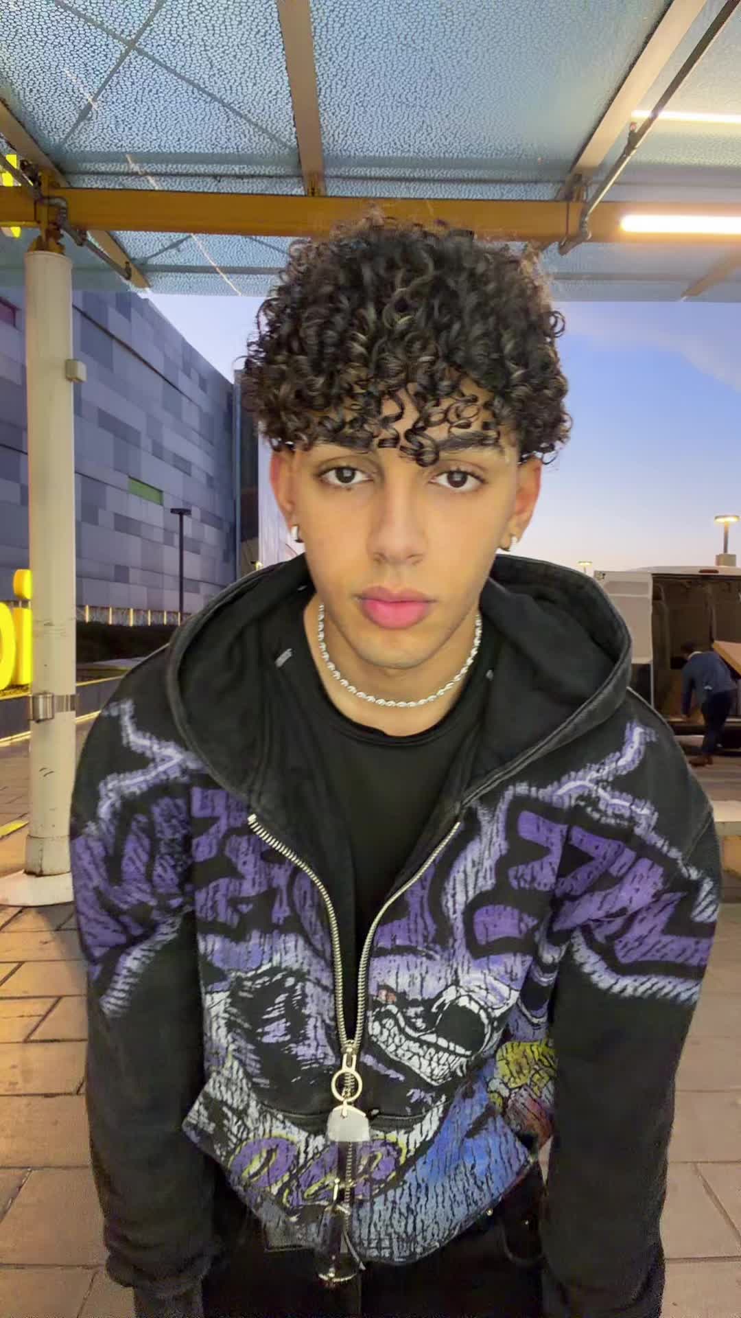 @lightskin.anass