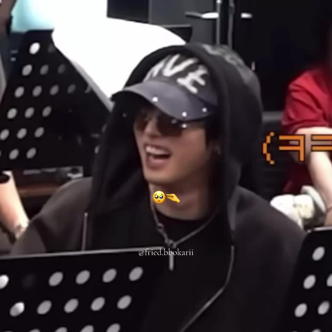 @︎