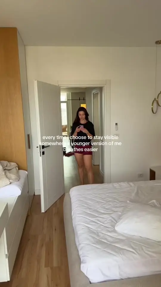 Emma Lex (@emmatsgirl) - Urlebird