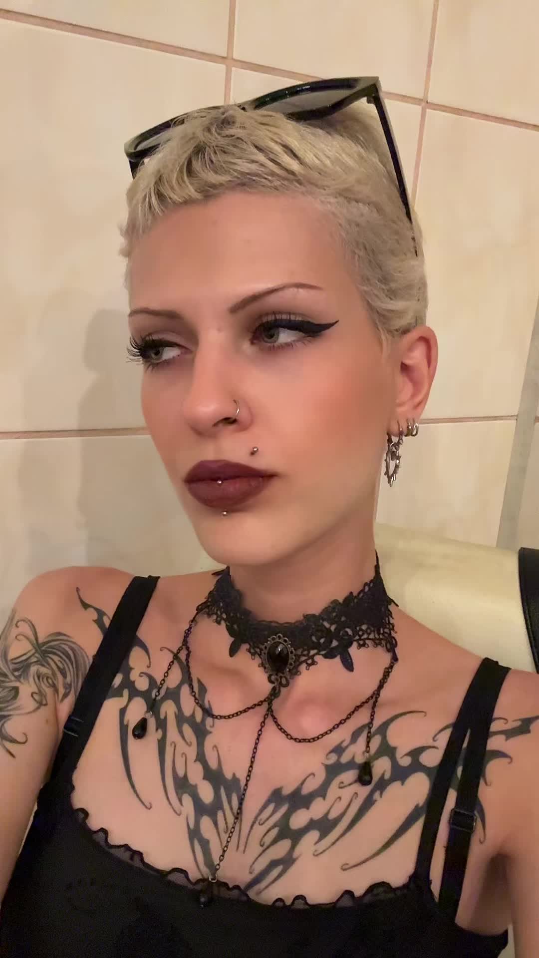 @alexiazehn