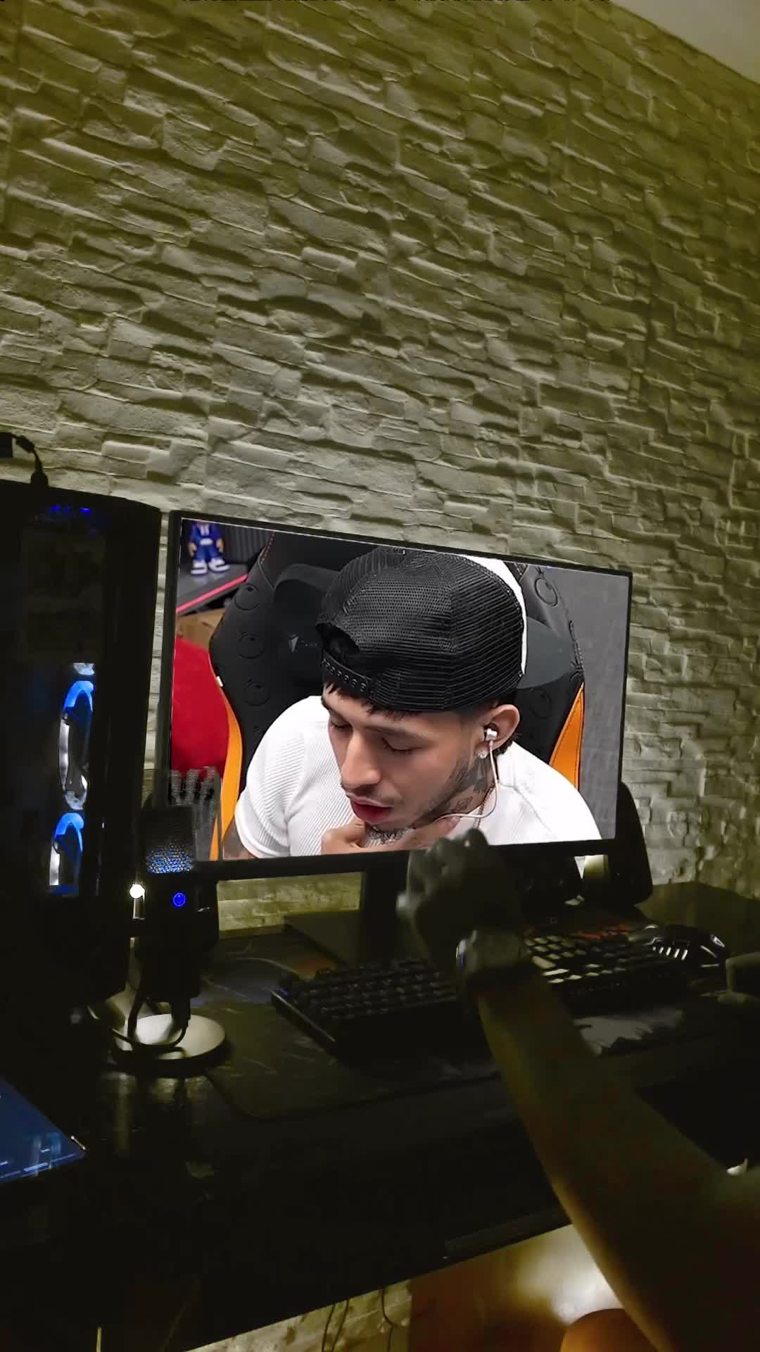 @soy_julian