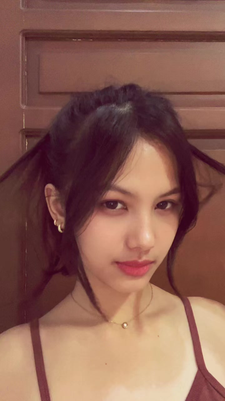 @hrtgynt ON IG <3